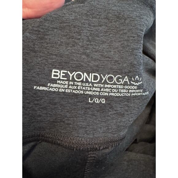 Beyond Yoga Space Dye Out Of Pocket High Waisted Capri Leggings Black Sz L NEW - Picture 4 of 13